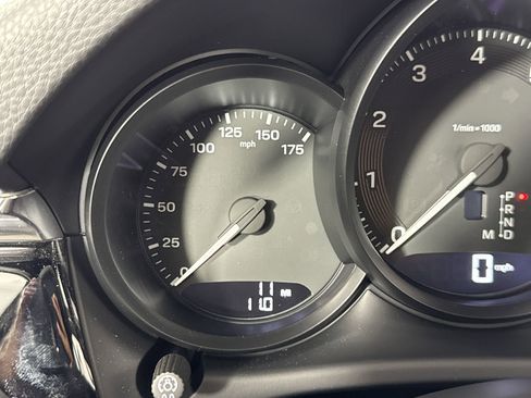 Certified 2025 Porsche Macan image 17