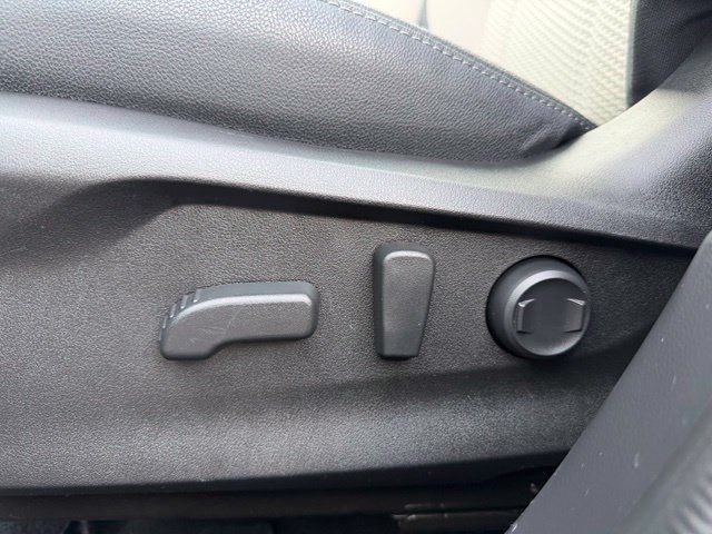 Used 2024 Subaru Forester Premium AWD/4WD image 19