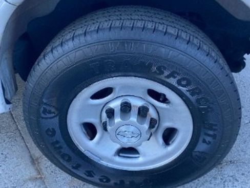 Used 2019 Chevrolet Express 2500 image 28