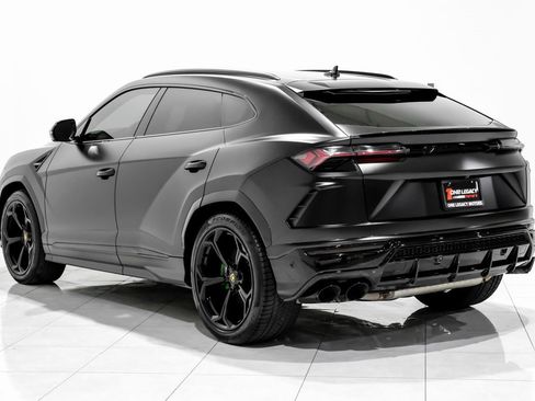 Used 2021 Lamborghini Urus image 9