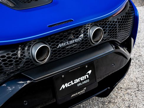 Used 2023 McLaren Artura PERFORMANCE image 43