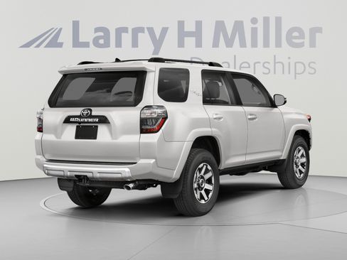 Used 2021 Toyota 4Runner TRD Off-Road Premium AWD/4WD image 2