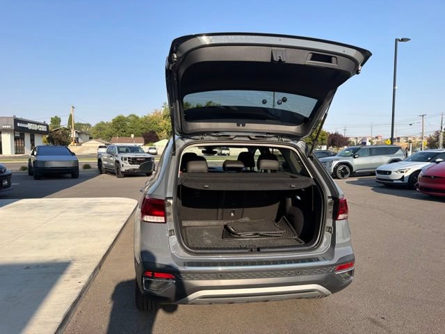 Used 2024 Volkswagen Taos SEL AWD/4WD image 8