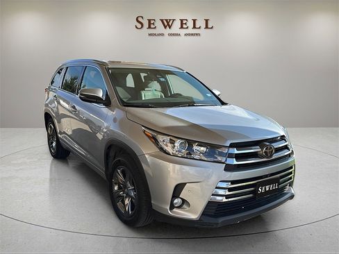 Used 2018 Toyota Highlander Limited image 4