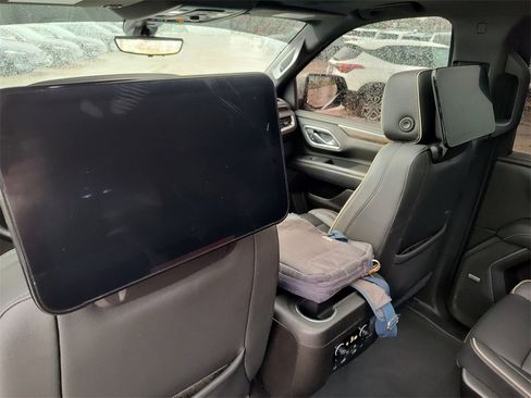 Used 2021 Chevrolet Tahoe Premier w/ Premium Package image 40