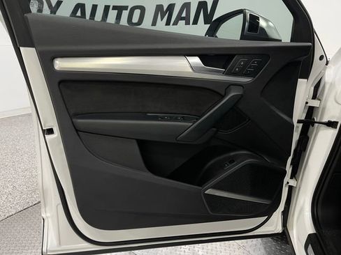 Used 2018 Audi SQ5 Premium Plus w/ Navigation Package image 16