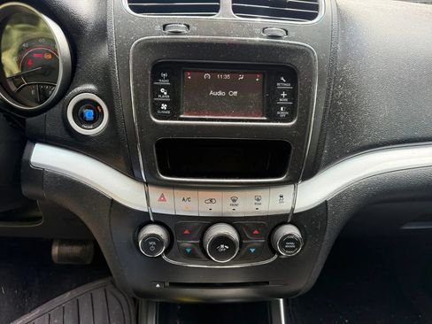 Used 2013 Dodge Journey SXT w/ Flexible Seating Group FWD image 21