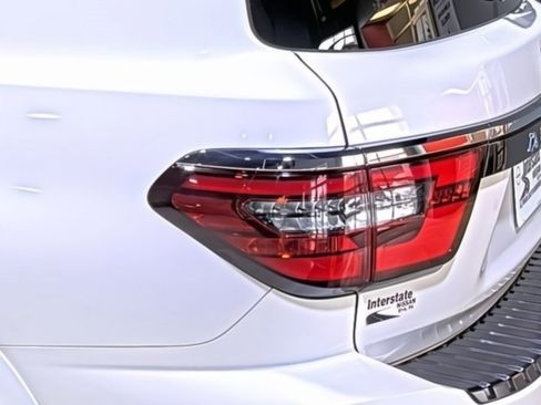 Used 2021 Nissan Armada Platinum w/ Captain's Chairs Package image 10