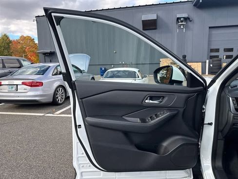 New 2026 Nissan Rogue SV image 9