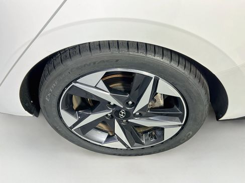 Used 2023 Hyundai Elantra Limited FWD image 32