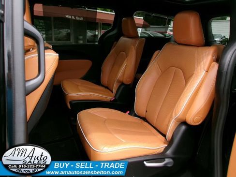 Used 2021 Chrysler Pacifica Pinnacle AWD/4WD image 17