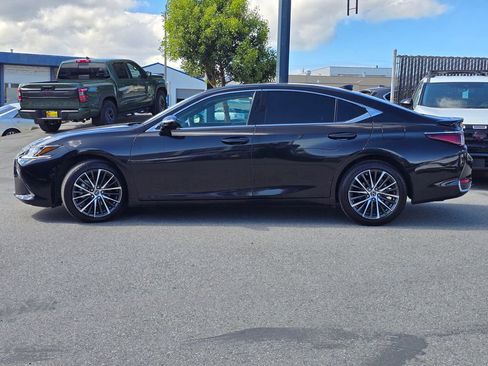 Used 2025 Lexus ES 300h w/ Premium Package FWD image 31