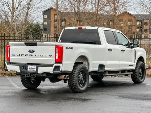 Used 2024 Ford F350 XLT AWD/4WD image 4