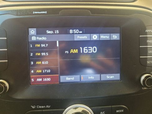 Used 2019 Kia Soul + image 25