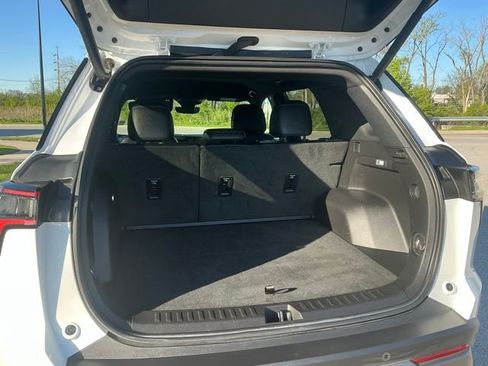 Used 2025 Chevrolet Equinox LT w/ Convenience Package II AWD/4WD image 11
