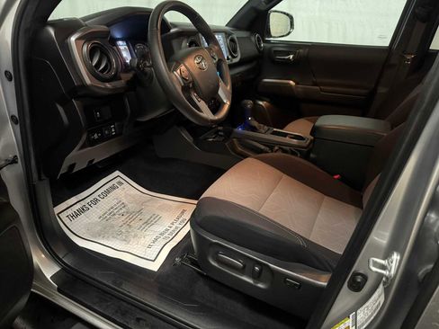 Certified 2022 Toyota Tacoma TRD Off-Road image 20