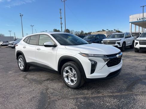 New 2026 Chevrolet Trax LS w/ LS Convenience Package image 1