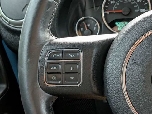 Used 2018 Jeep Wrangler Unlimited Sahara w/ Connectivity Group AWD/4WD image 20
