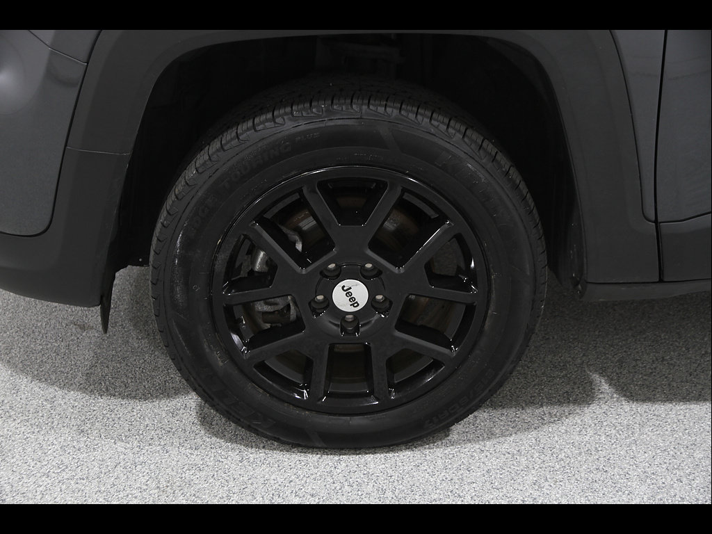 Used 2023 Jeep Renegade Latitude AWD/4WD image 22