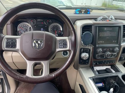 Used 2015 RAM 1500 Laramie w/ Convenience Group AWD/4WD image 11