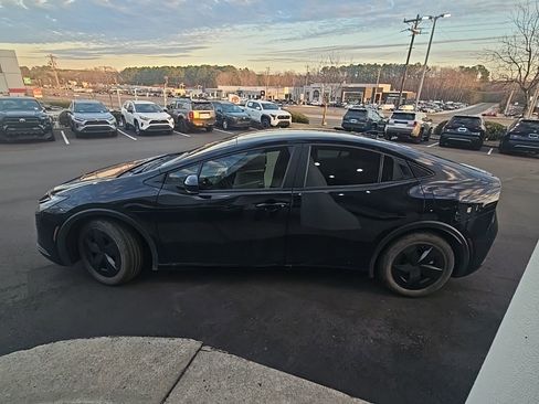 Used 2023 Toyota Prius LE image 7