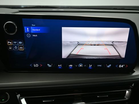 Certified 2025 Chevrolet Traverse LT image 18