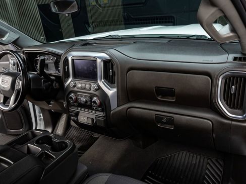 Used 2022 GMC Sierra 2500 SLE w/ SLE Convenience Package image 18