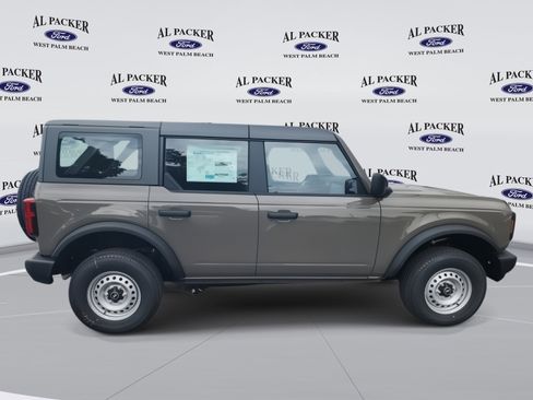 New 2025 Ford Bronco 4-Door image 6