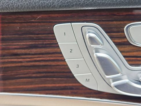 Used 2021 Mercedes-Benz GLC 300 4MATIC image 19