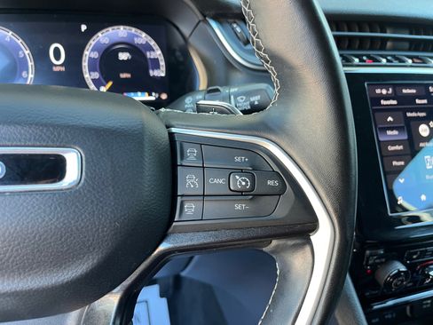 Used 2021 Jeep Grand Cherokee L Laredo w/ Luxury Tech Group I image 18