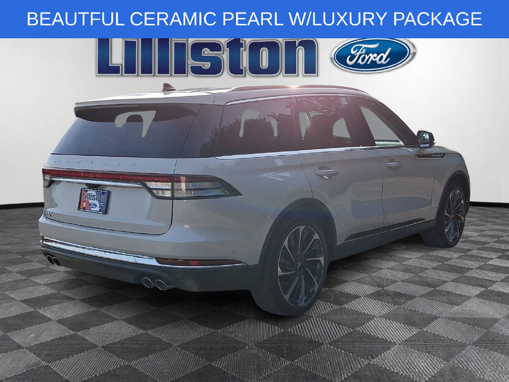 Used 2023 Lincoln Aviator Reserve w/ Equipment Group 201A AWD/4WD image 4