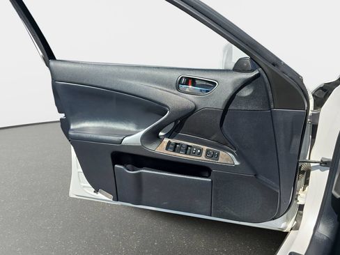 Used 2013 Lexus IS 250 AWD w/ Premium Pkg image 27