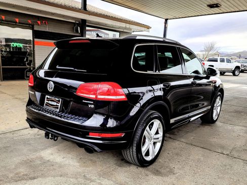 Used 2014 Volkswagen Touareg VR6 image 5