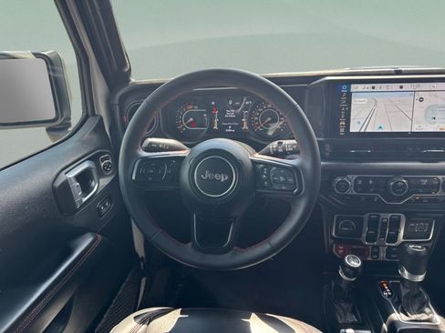 Used 2024 Jeep Wrangler Unlimited Rubicon AWD/4WD image 30
