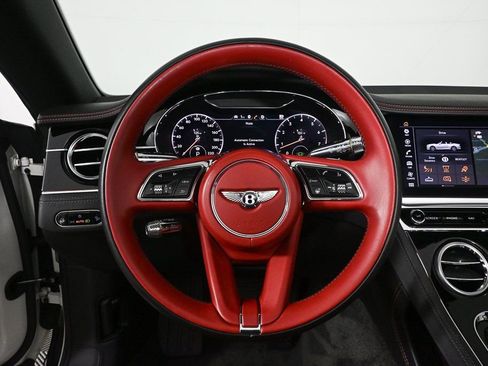 Used 2021 Bentley Continental GT V8 image 2