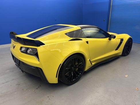 Used 2016 Chevrolet Corvette Z06 w/ 2LZ Preferred Equipment Group image 7
