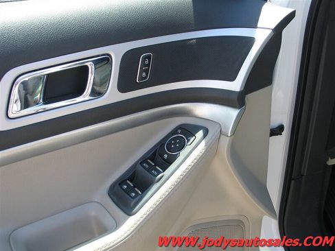 Used 2013 Ford Explorer XLT AWD/4WD image 4
