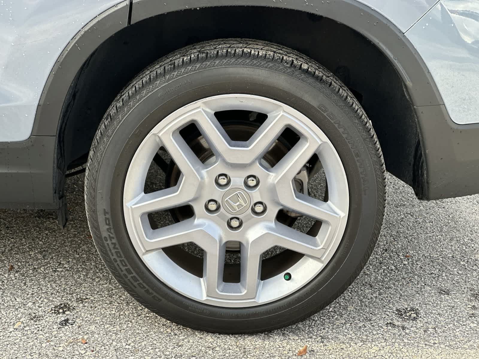Used 2025 Honda Passport EX-L image 12