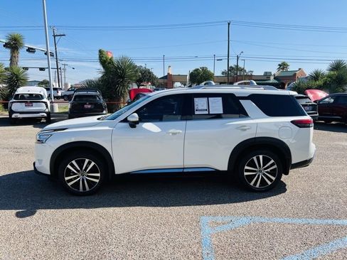 Certified 2023 Nissan Pathfinder Platinum w/ Cargo Package image 4