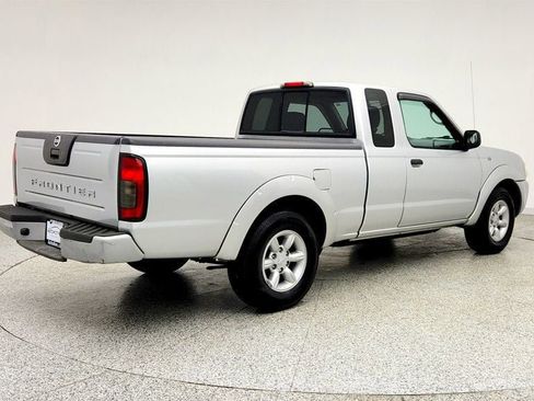 Used 2004 Nissan Frontier XE w/ (VTP) Value Truck Pkg image 5