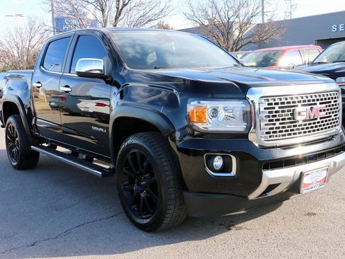 Used 2020 GMC Canyon Denali image 4