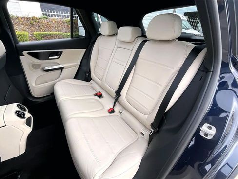 Used 2024 Mercedes-Benz GLC 300 GLC 300 image 21