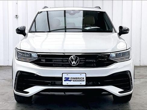 Used 2023 Volkswagen Tiguan SE R-Line AWD/4WD image 3