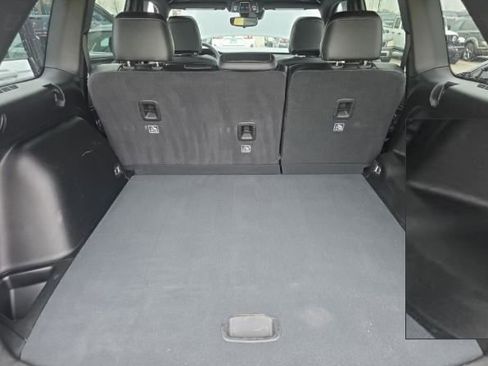 Used 2023 Jeep Grand Cherokee Altitude image 8