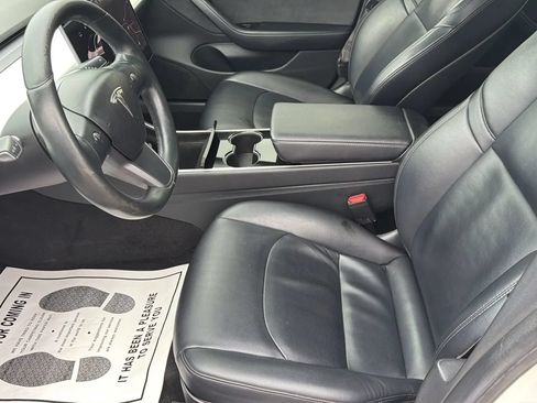 Used 2018 Tesla Model 3 Mid Range RWD image 12