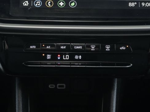 Used 2022 Chevrolet Bolt LT image 26