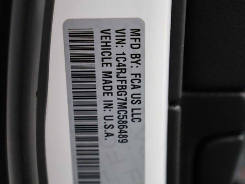 Used 2021 Jeep Grand Cherokee Limited image 39