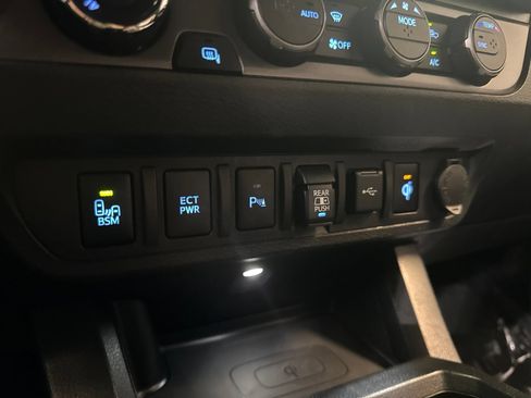 Used 2020 Toyota Tacoma TRD Pro AWD/4WD image 37