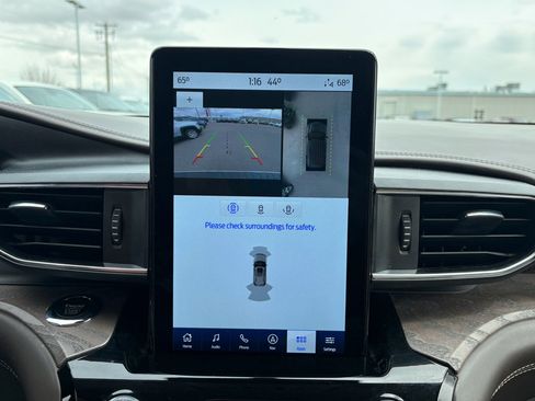 Used 2022 Ford Explorer Platinum w/ Equipment Group 601A image 29