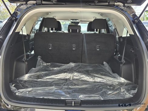 Certified 2026 Kia Sorento LX FWD image 14